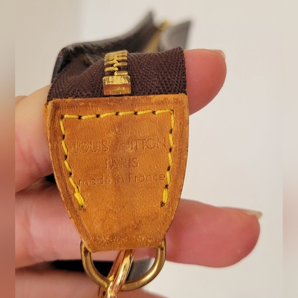 100% Authentic Louis Vitton Monogram Pouch !!! - Picture 7 of 13
